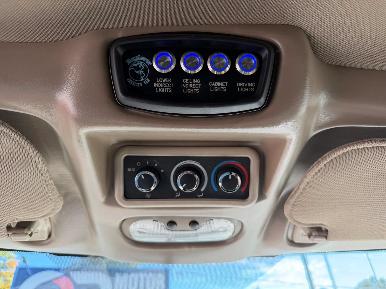 Used 2015 Chevrolet Express 2500 RWD image 28