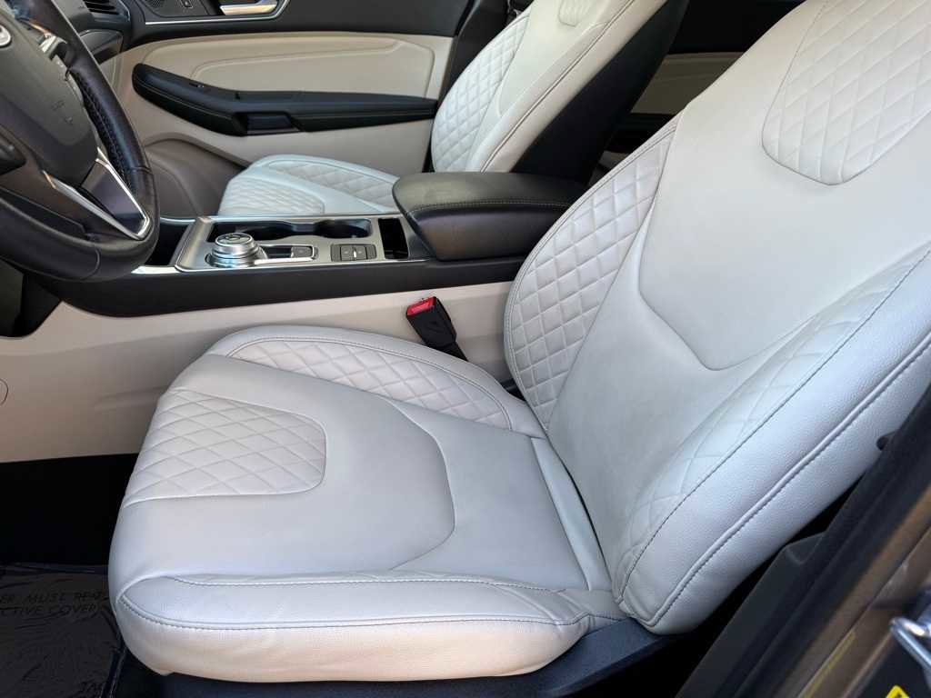 Used 2024 Ford Edge Titanium image 4