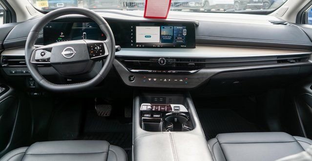 Certified 2025 Nissan Murano SL w/ Cargo Package image 16