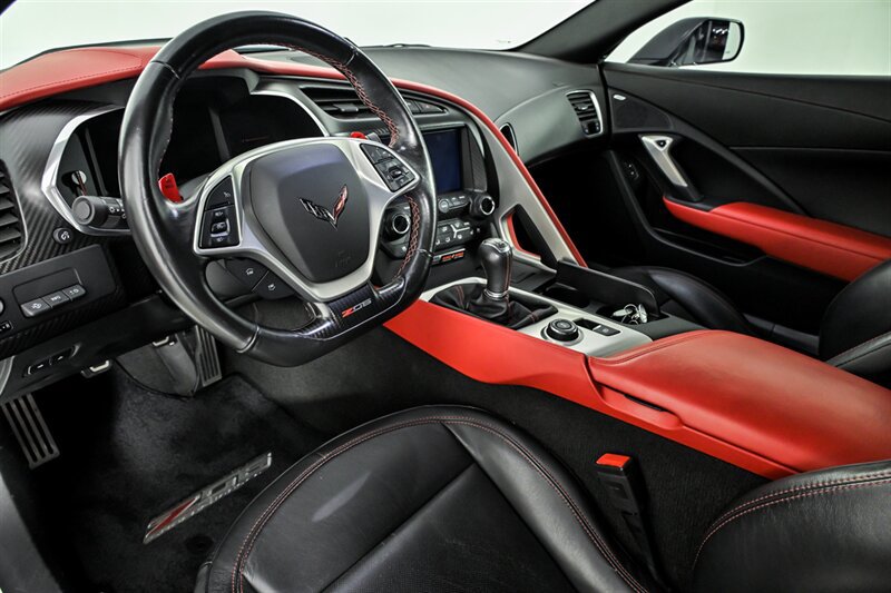 Used 2019 Chevrolet Corvette Z06 RWD image 16