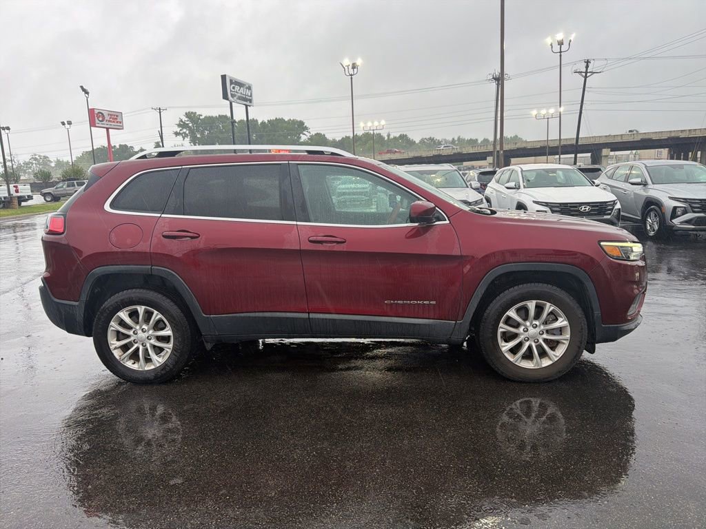 Used 2019 Jeep Cherokee Latitude w/ Popular Appearance Group AWD/4WD image 3