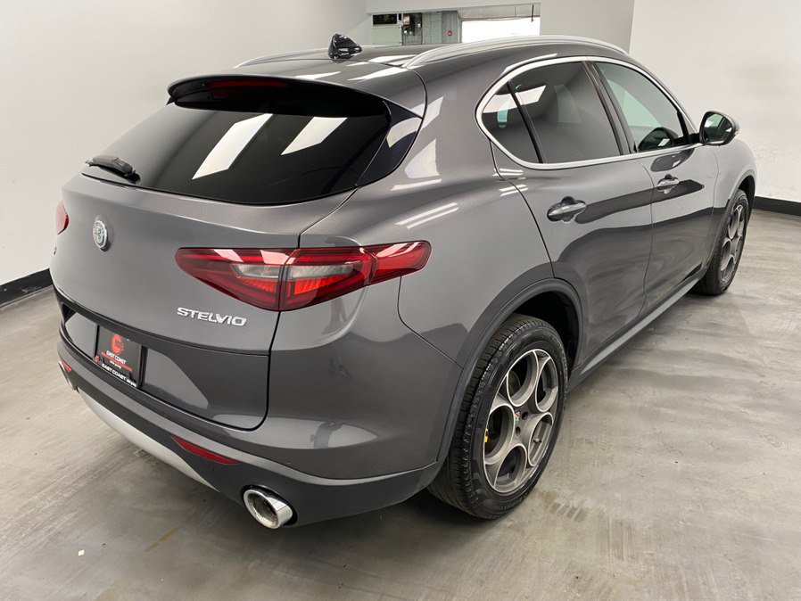 Used 2019 Alfa Romeo Stelvio Ti AWD/4WD image 4