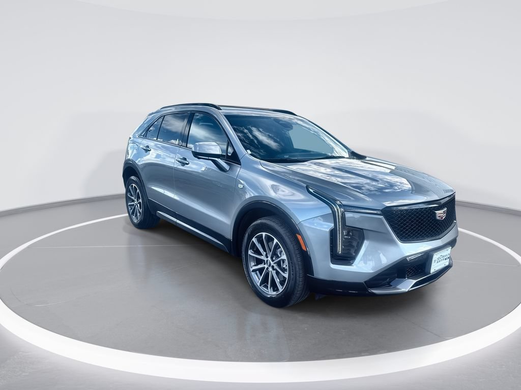 Used 2025 Cadillac XT4 Sport AWD/4WD image 2