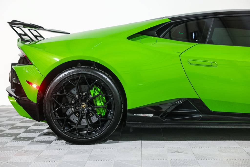 Used 2021 Lamborghini Huracan EVO RWD image 4