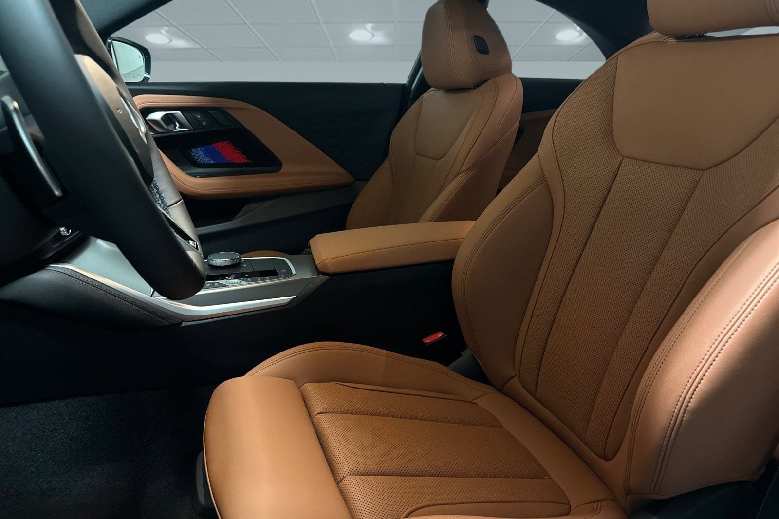 Used 2025 BMW 230i Coupe w/ M Sport Package image 19