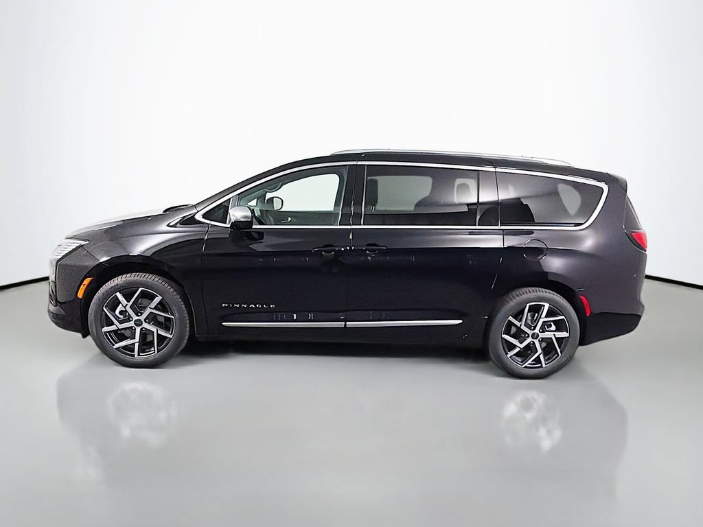 New 2027 Chrysler Pacifica Pinnacle w/ Theater Group AWD/4WD image 4