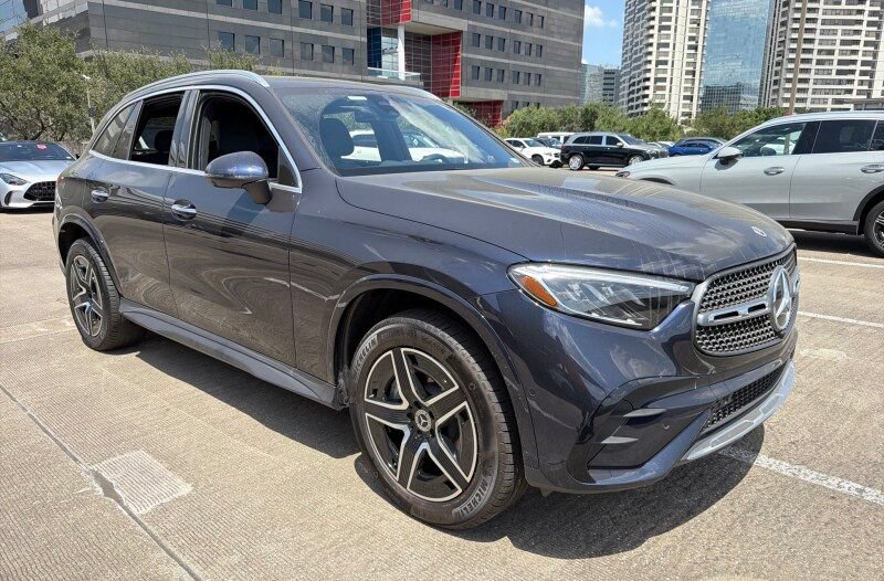 Used 2024 Mercedes-Benz GLC 300 4MATIC image 11