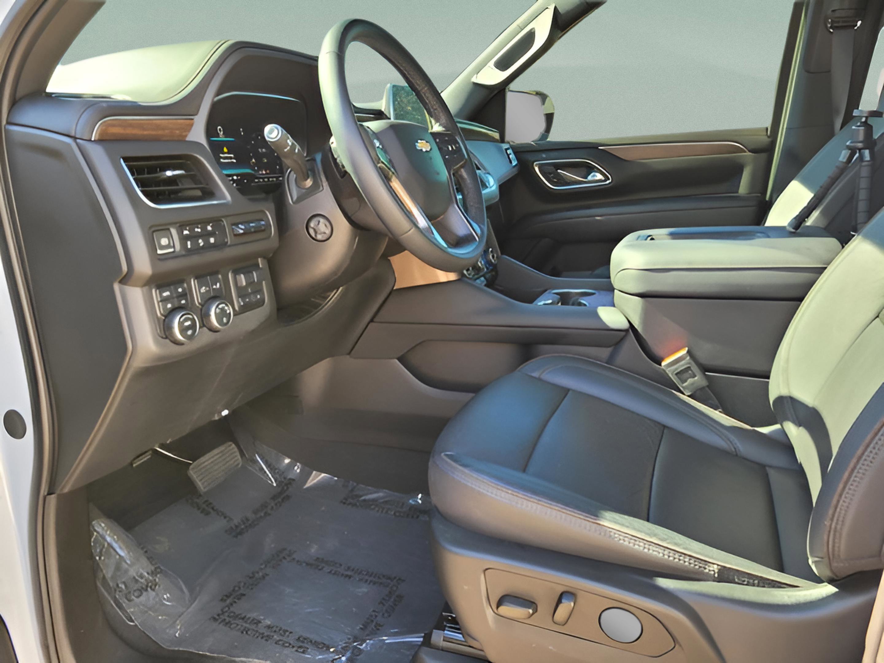 Used 2024 Chevrolet Suburban High Country image 23