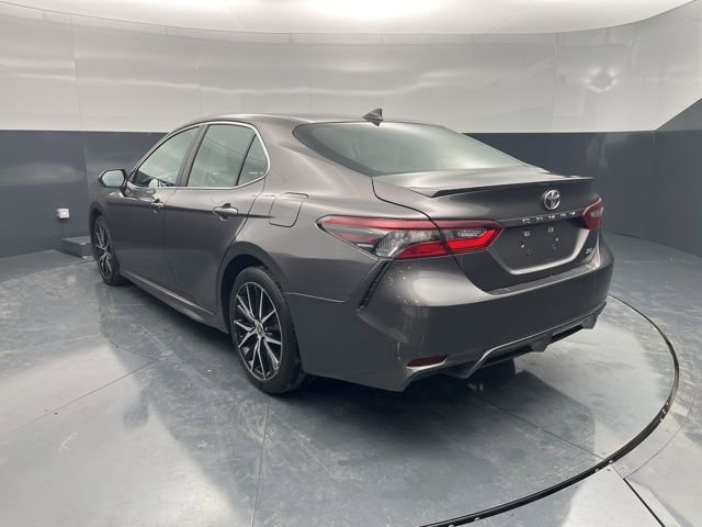 Used 2022 Toyota Camry SE FWD image 5