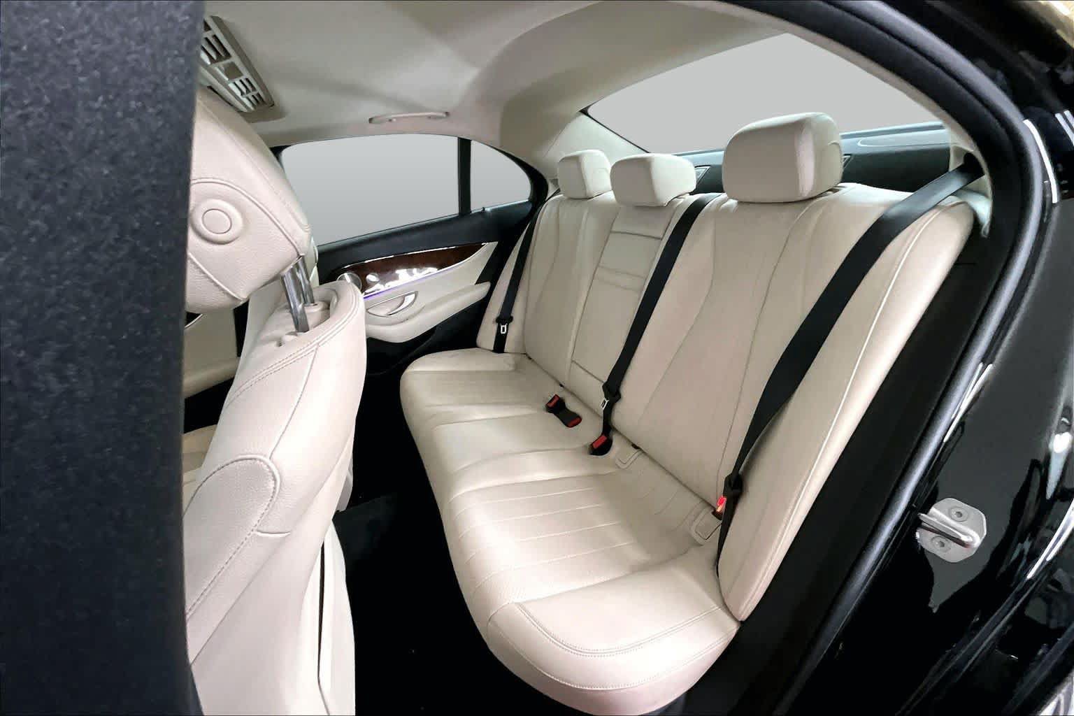 Certified 2018 Mercedes-Benz E 300 4MATIC image 21