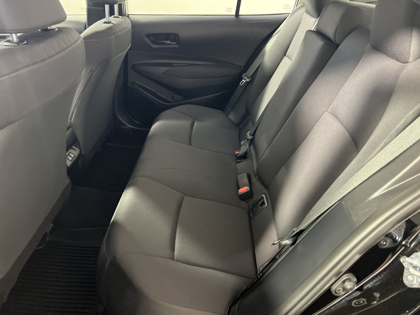 Used 2026 Toyota Corolla LE FWD image 25