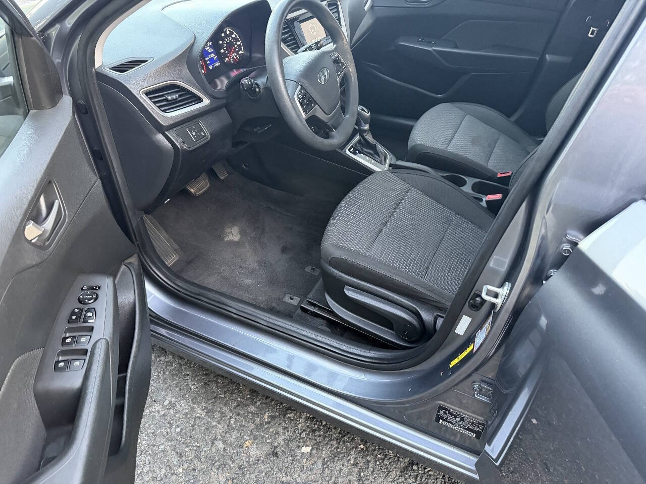 Used 2019 Hyundai Accent SE FWD image 15