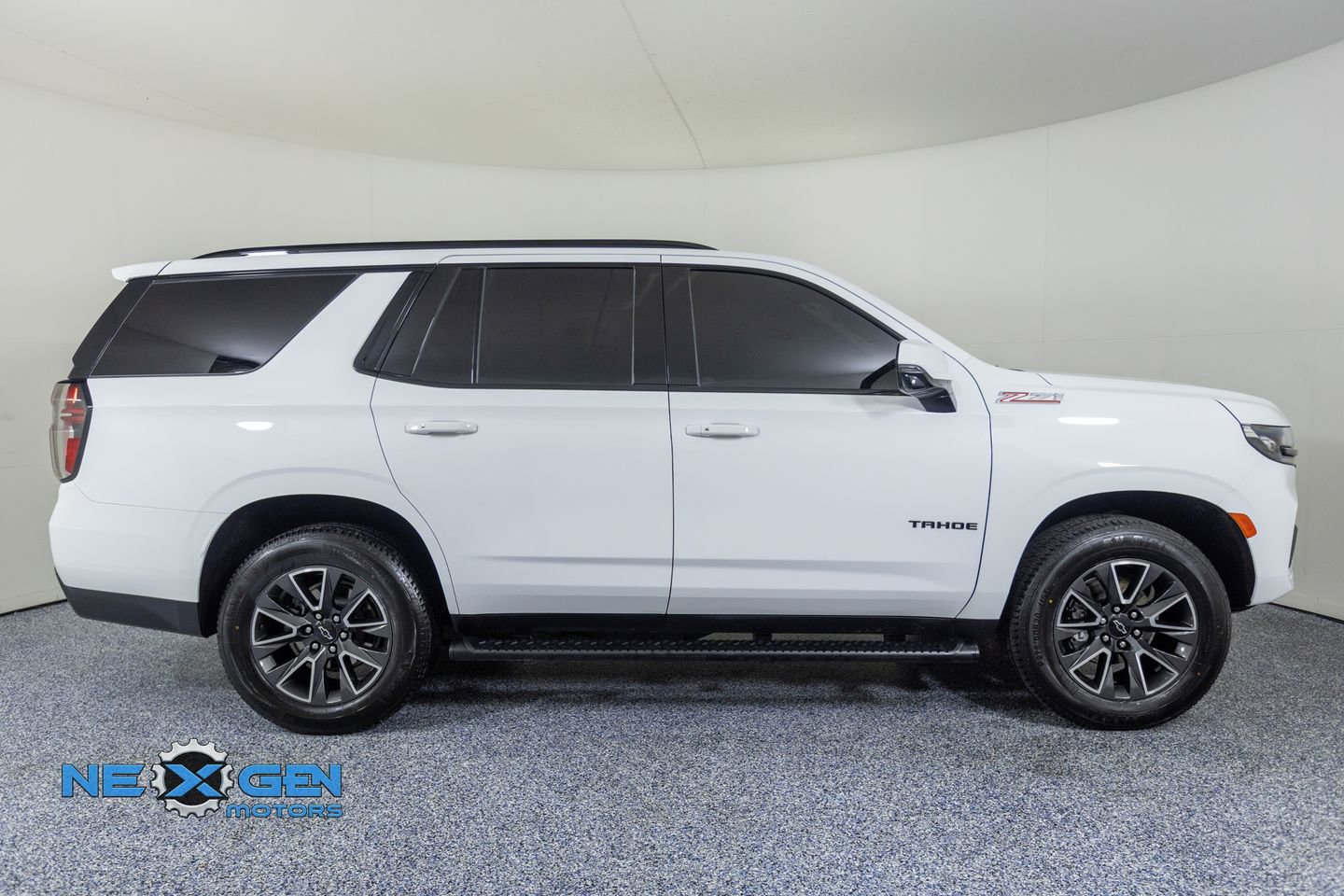 Used 2022 Chevrolet Tahoe Z71 w/ Luxury Package image 8