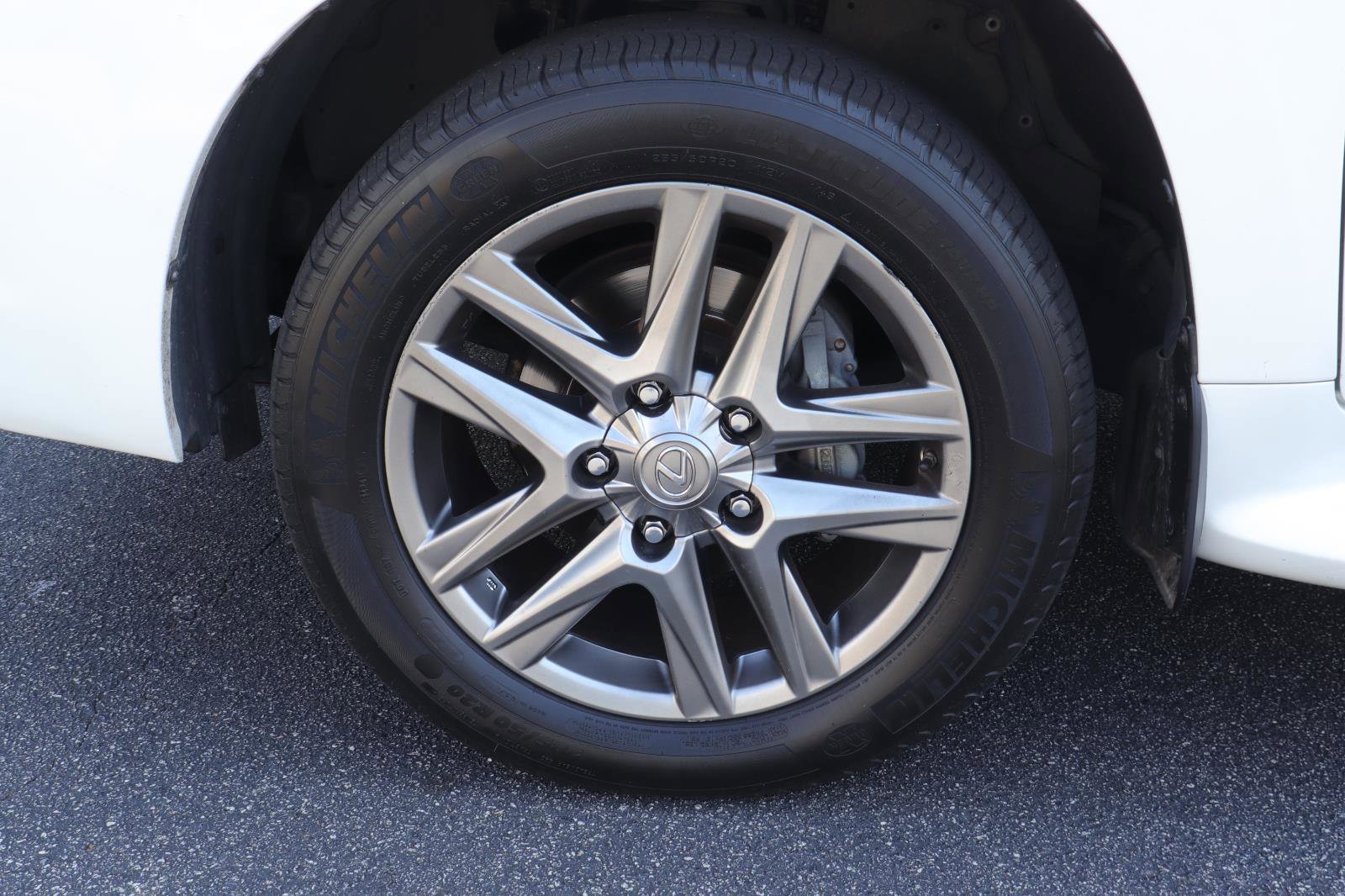 Used 2013 Lexus LX 570 4WD w/ Luxury Pkg image 40