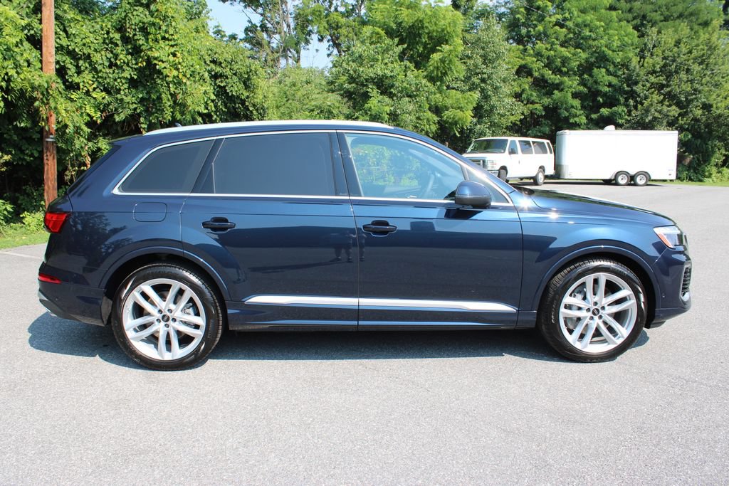New 2025 Audi Q7 3.0T Premium Plus AWD/4WD image 9