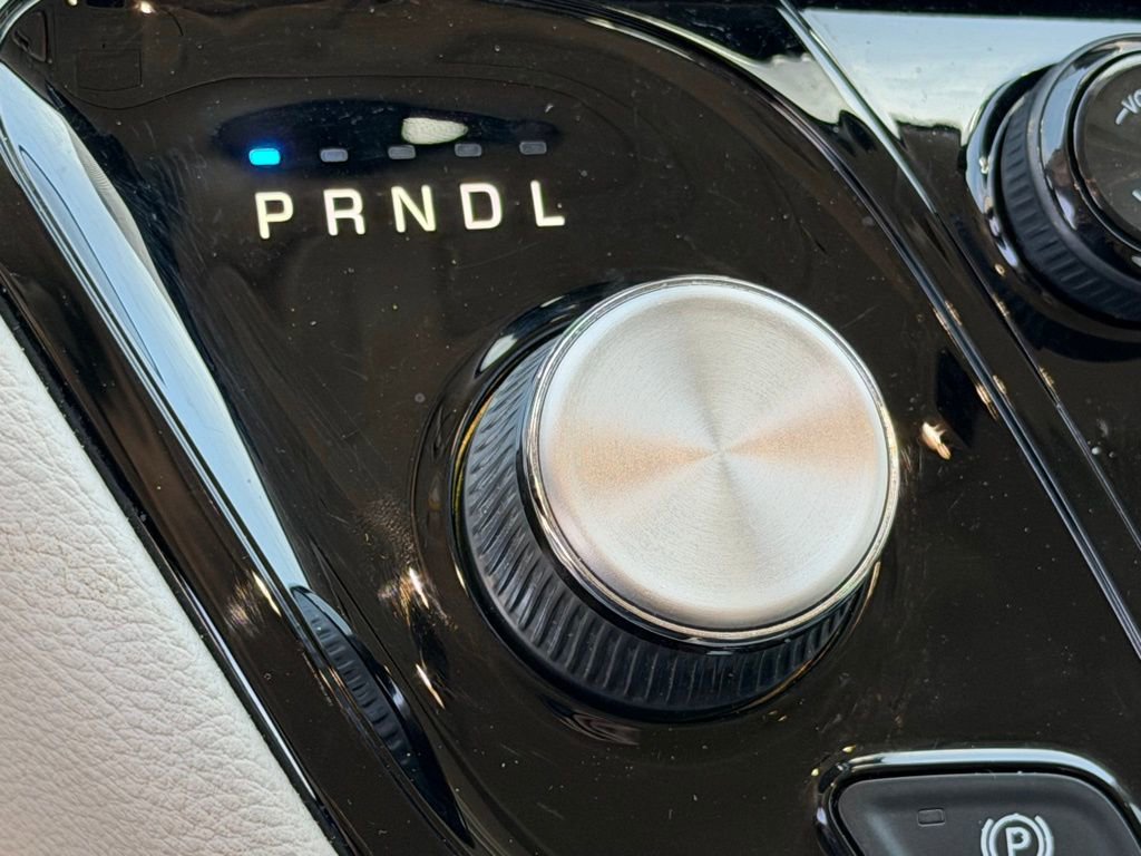 Used 2022 Chrysler Pacifica Touring-L FWD image 20