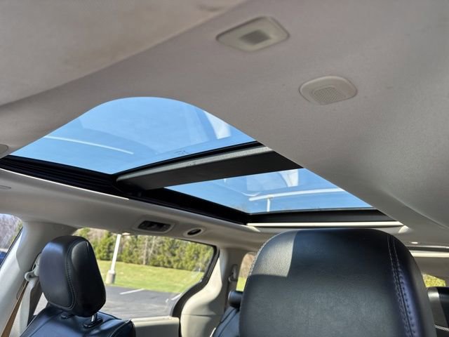 Used 2018 Chrysler Pacifica Limited FWD image 19