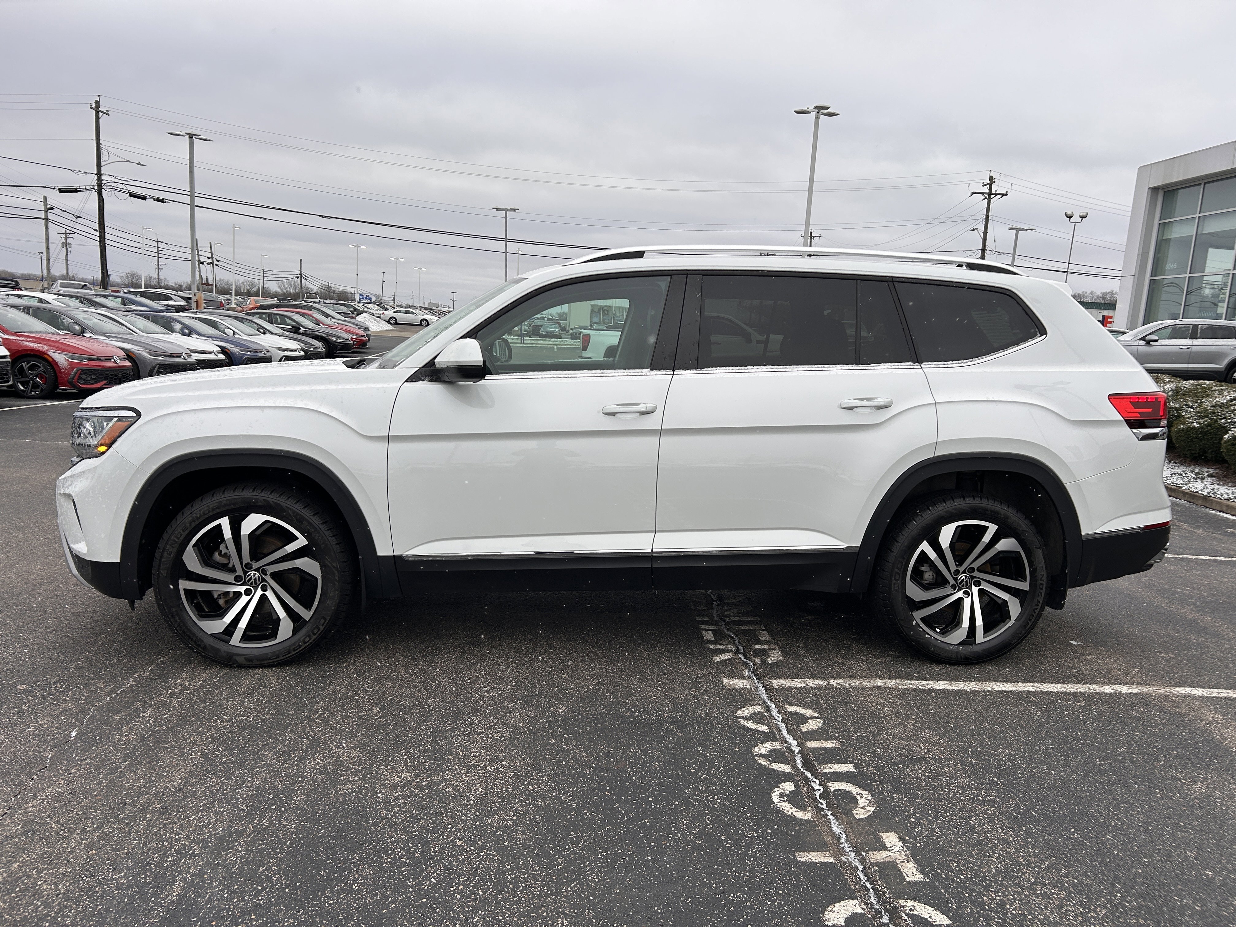 Certified 2023 Volkswagen Atlas SEL image 4