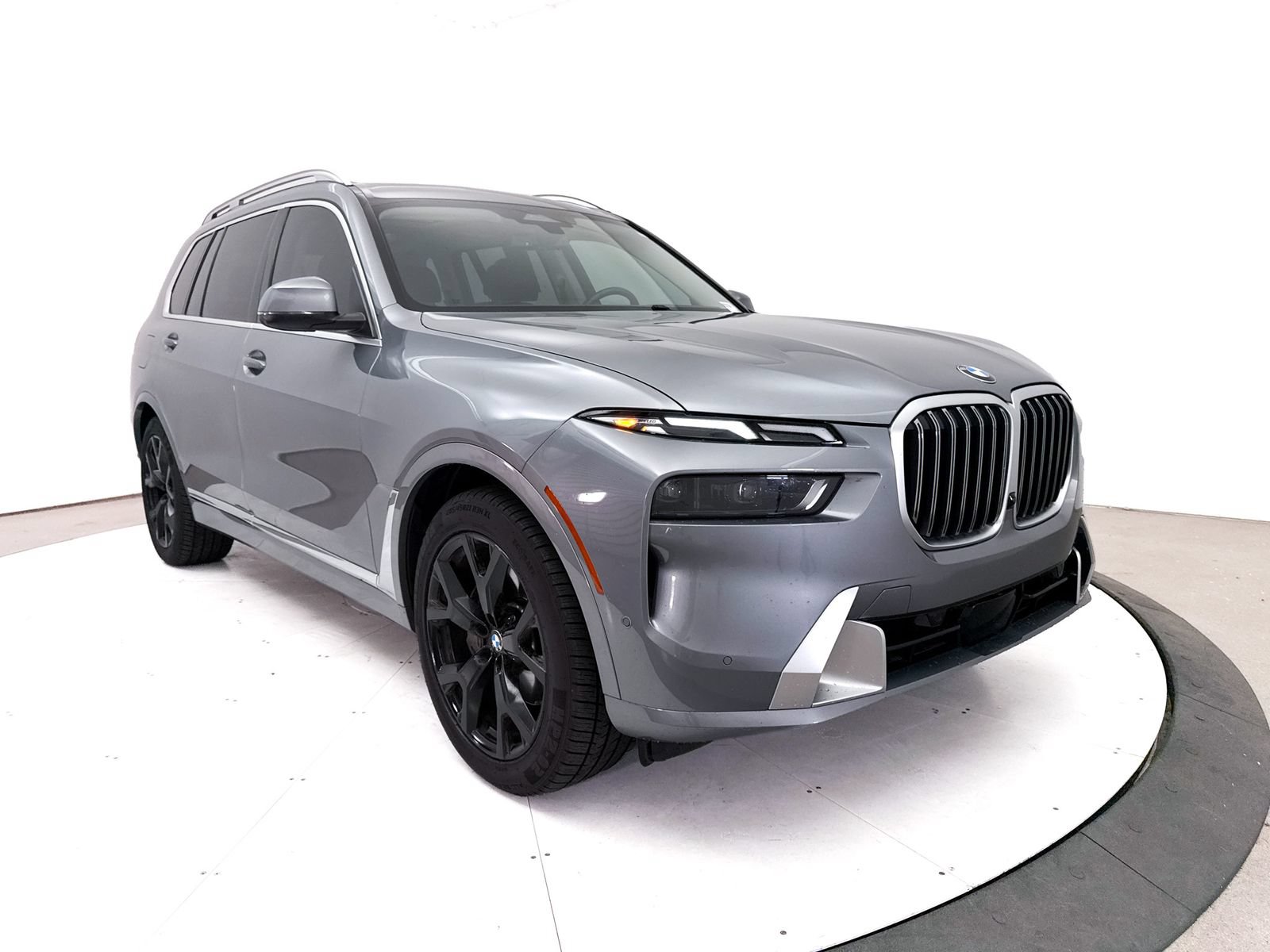 Used 2024 BMW X7 xDrive40i w/ Premium Package AWD/4WD image 14