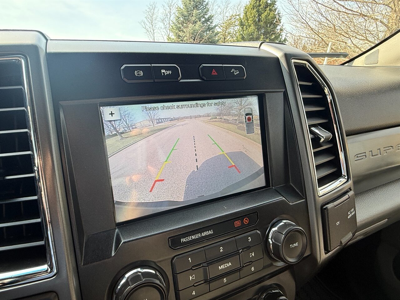 Used 2018 Ford F250 XLT w/ XLT Value Package AWD/4WD image 17