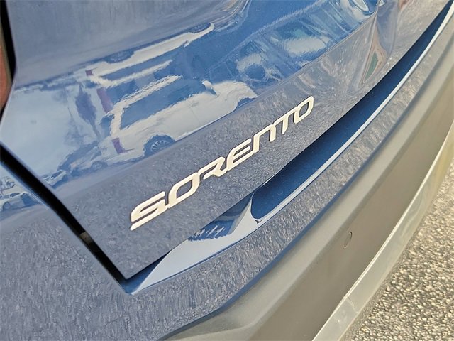 Used 2025 Kia Sorento S image 6