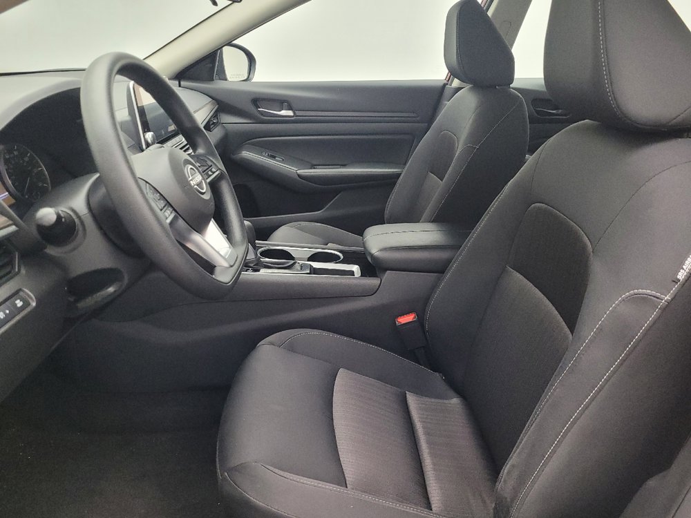 Used 2024 Nissan Altima 2.5 SV image 17