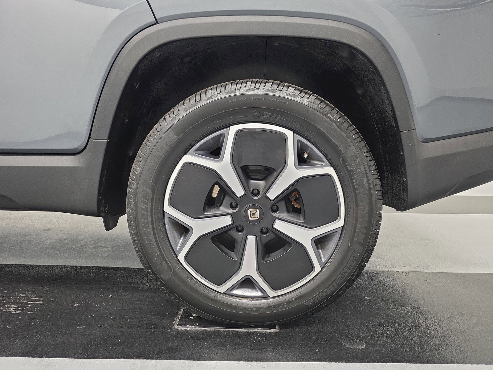 Used 2022 Rivian R1T Adventure image 10