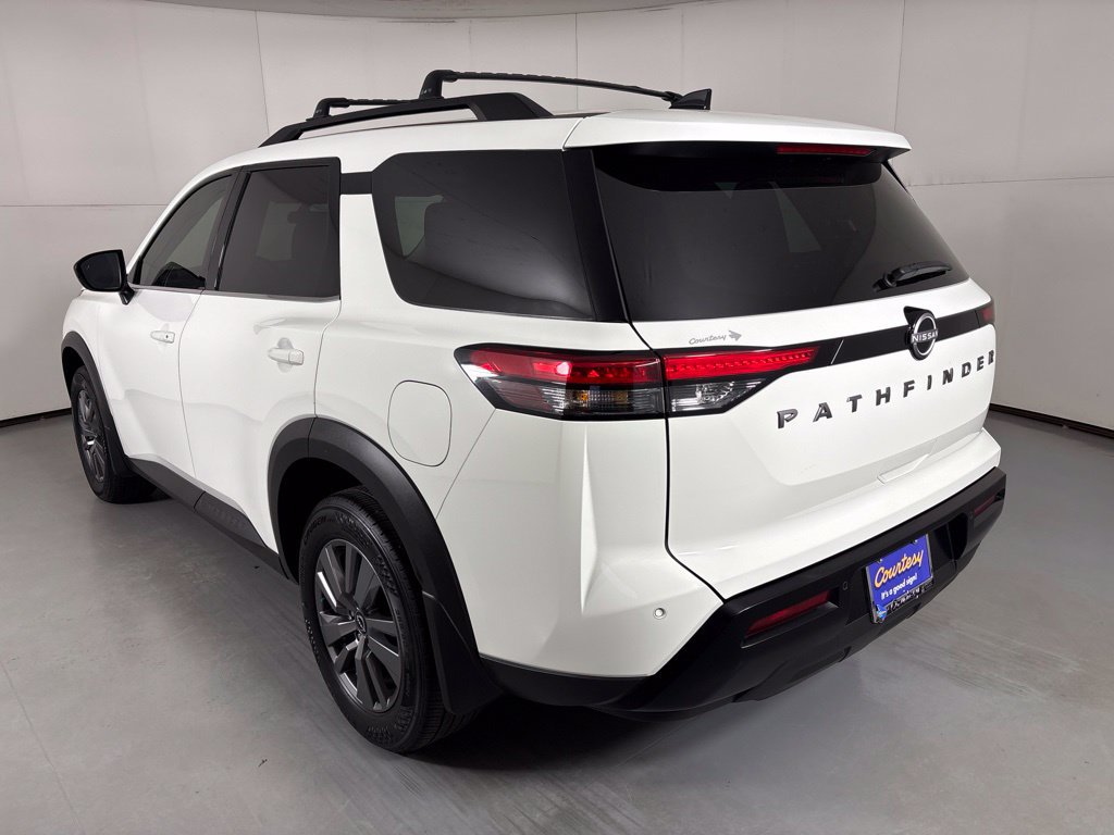 Certified 2026 Nissan Pathfinder SV FWD image 6
