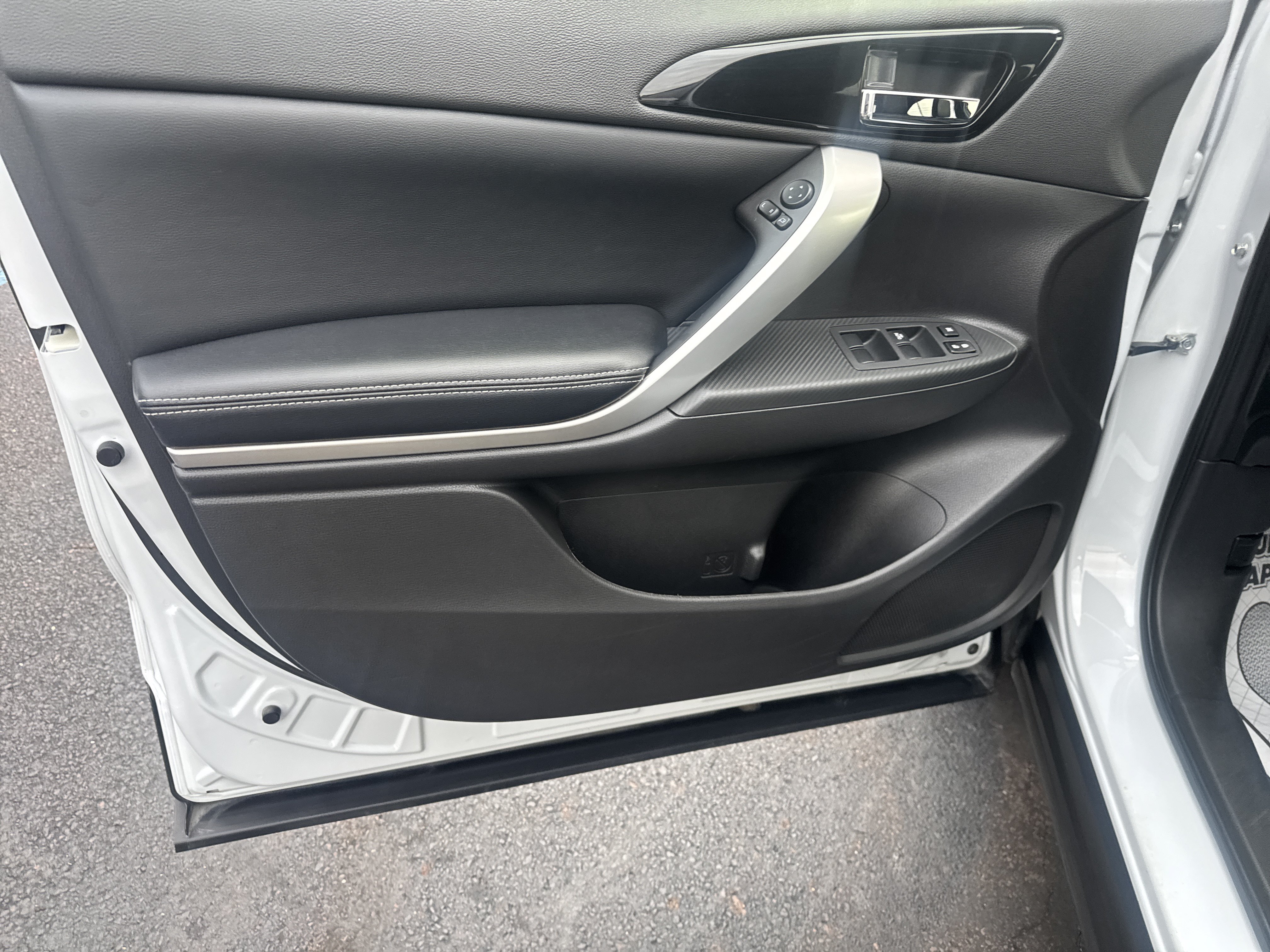 Used 2025 Mitsubishi Eclipse Cross SE AWD/4WD image 15