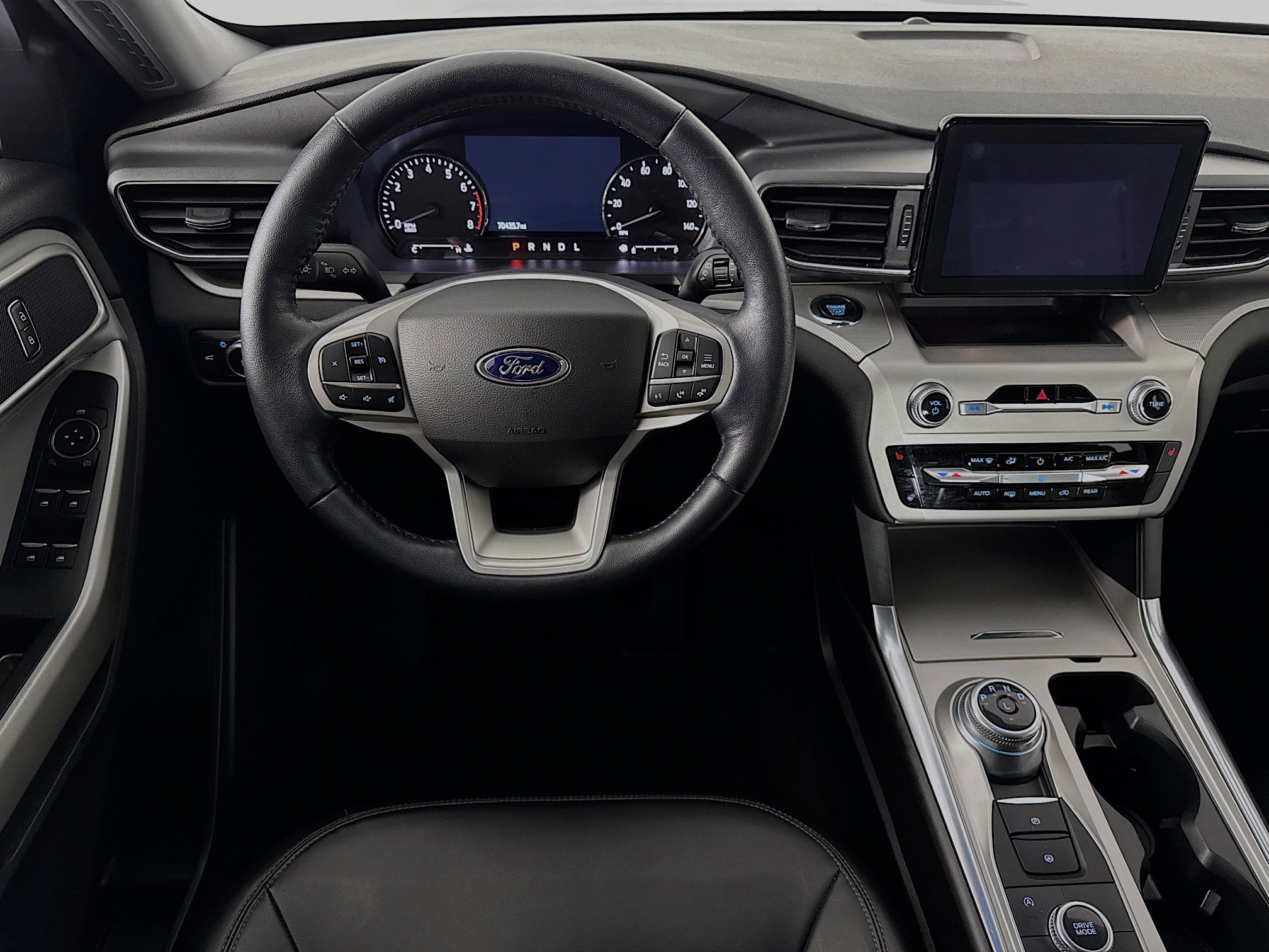 Used 2022 Ford Explorer XLT w/ Equipment Group 202A image 21