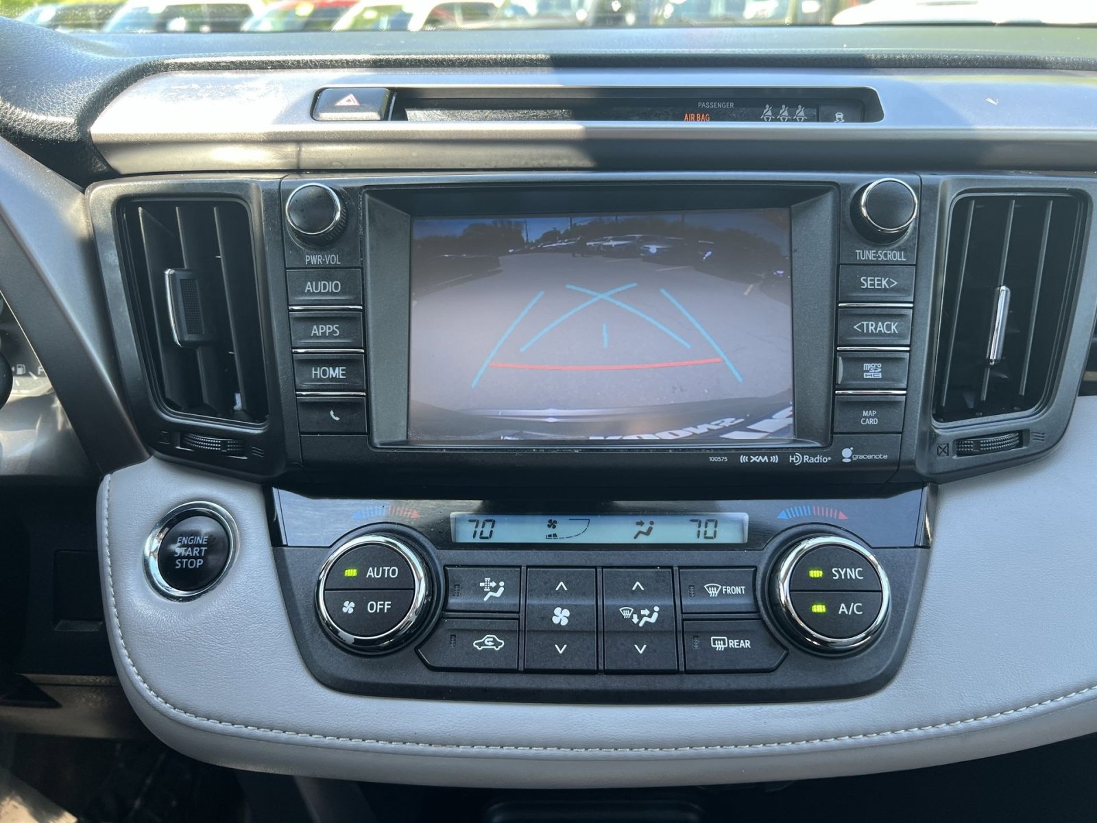 Used 2017 Toyota RAV4 XLE AWD/4WD image 26