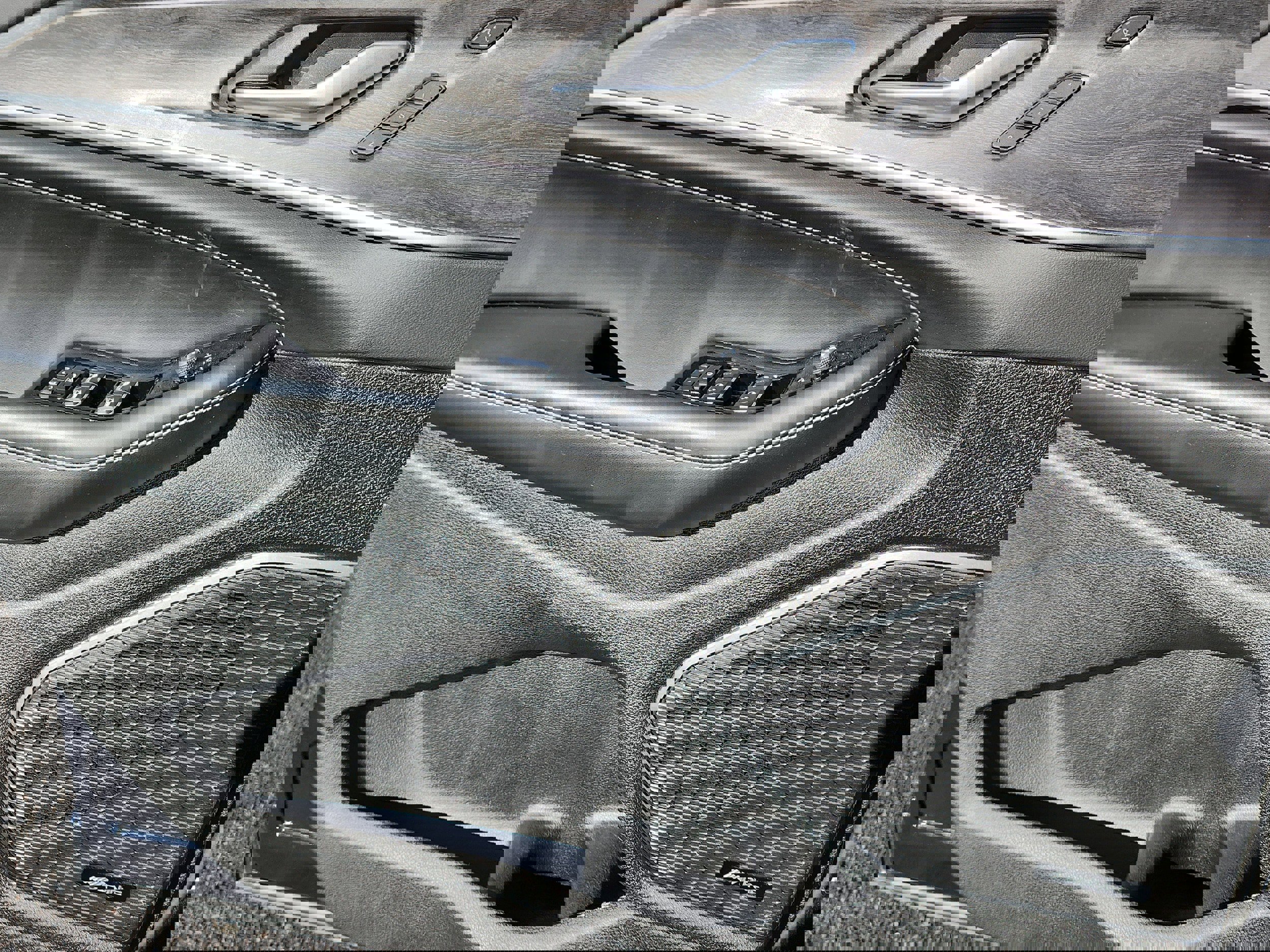 Used 2023 Jeep Grand Cherokee Overland w/ Adv Protech Group III image 8