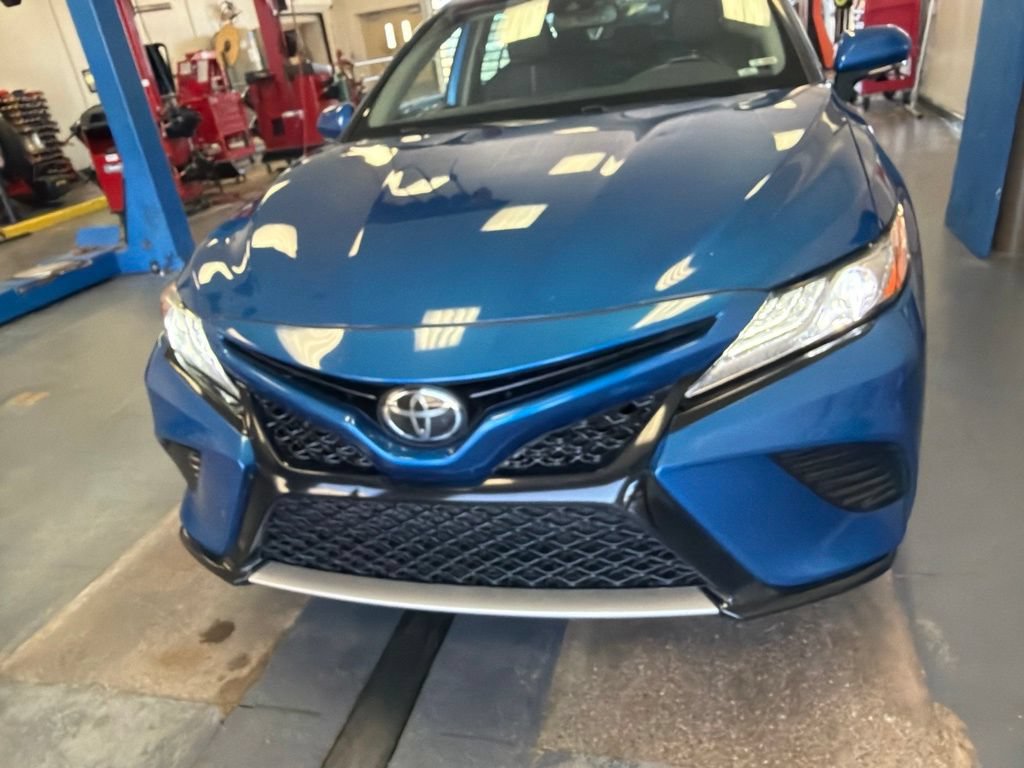 Used 2020 Toyota Camry XSE FWD image 6