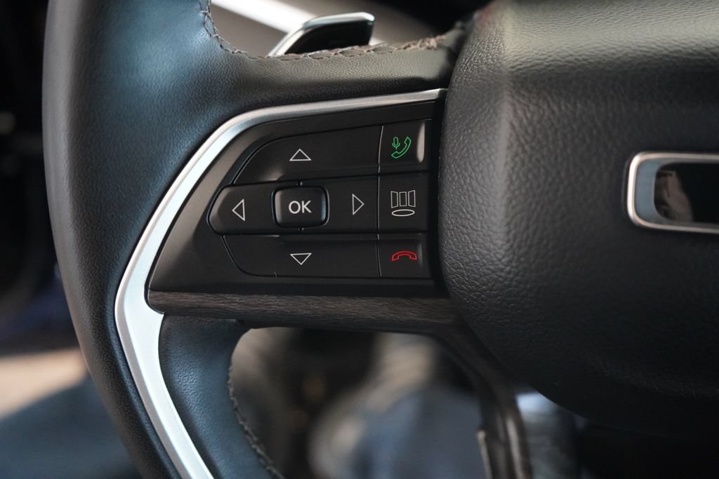 Used 2024 Jeep Grand Cherokee L Limited AWD/4WD image 31