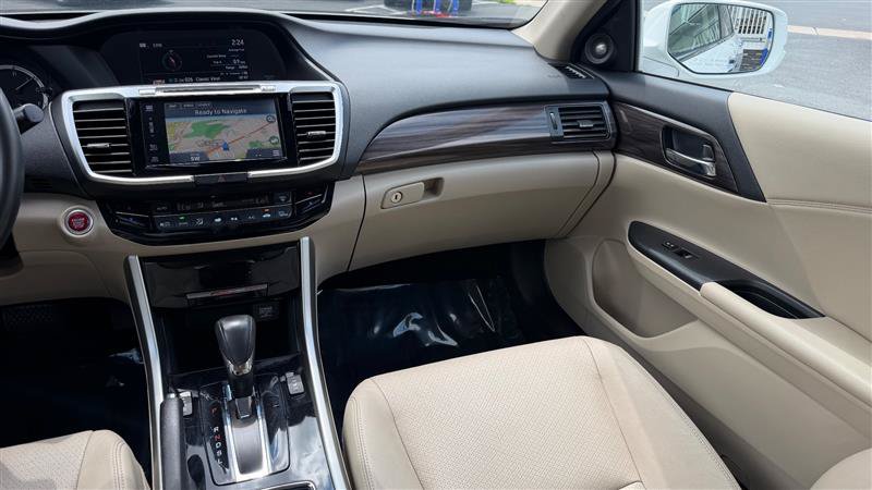 Used 2016 Honda Accord EX-L image 19