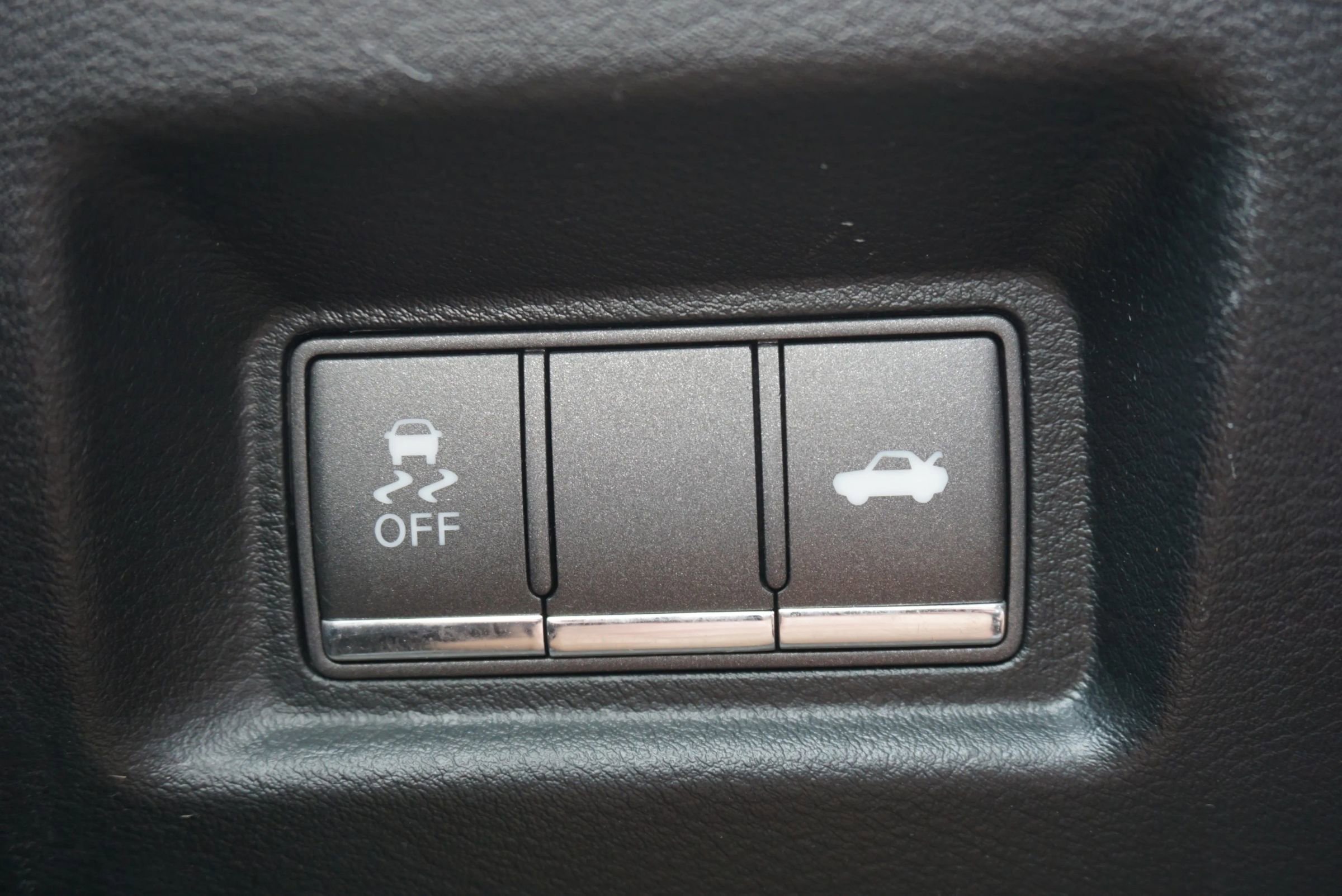 Used 2014 INFINITI Q50 2.0t w/ Moonroof Package AWD/4WD image 25