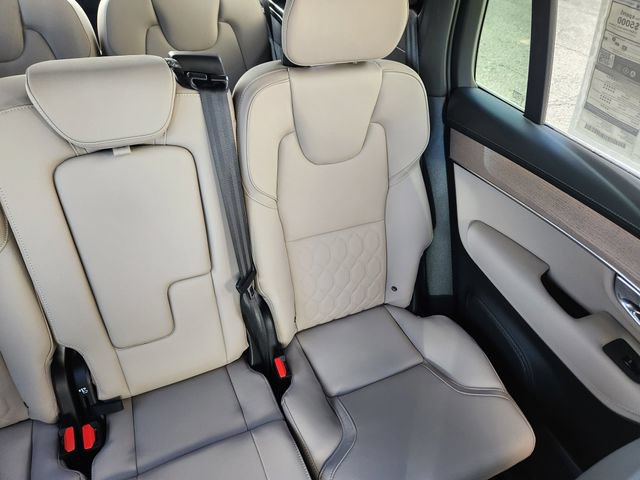 New 2026 Volvo XC90 B6 Plus w/ Protection Package Premier AWD/4WD image 15