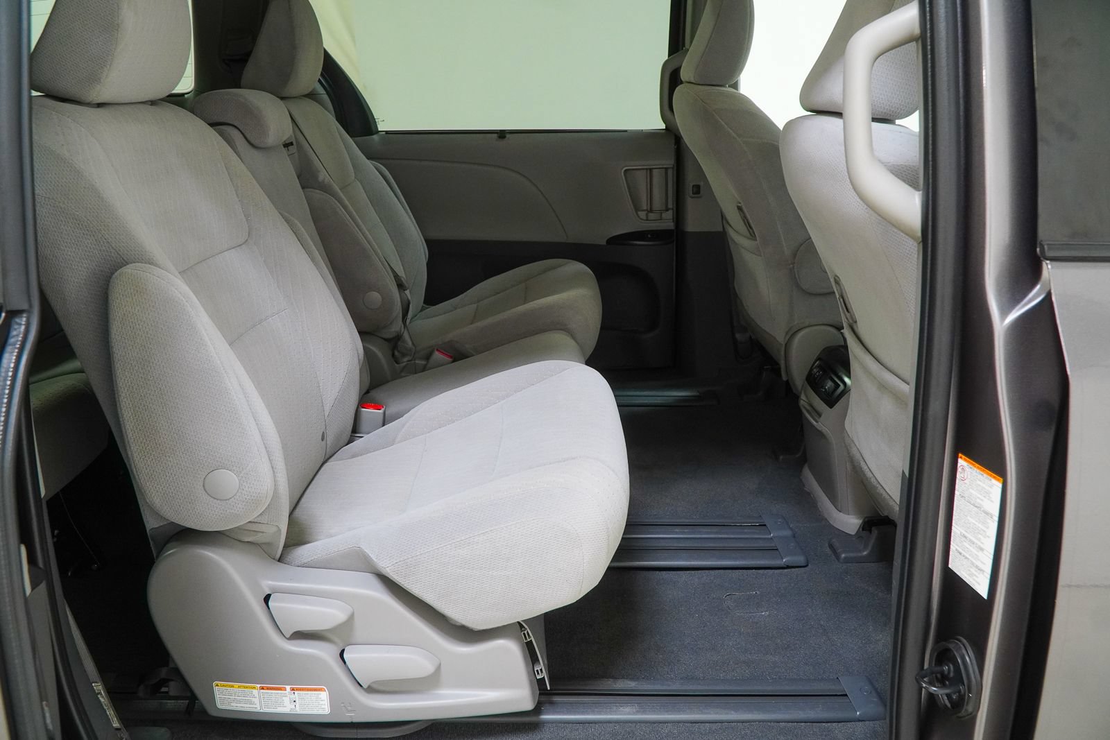 Used 2020 Toyota Sienna LE FWD image 44