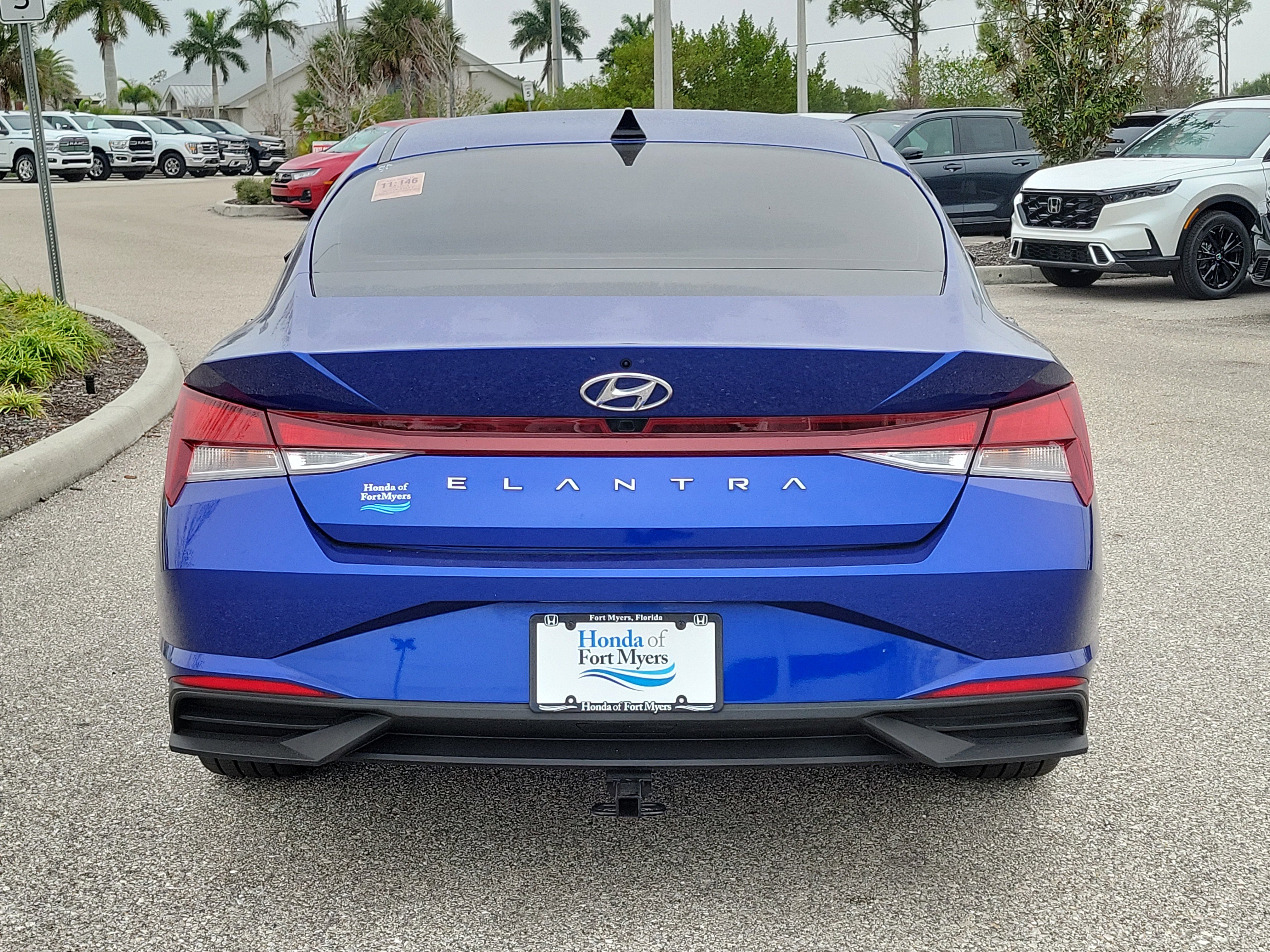 Used 2023 Hyundai Elantra SEL w/ Convenience Package image 5