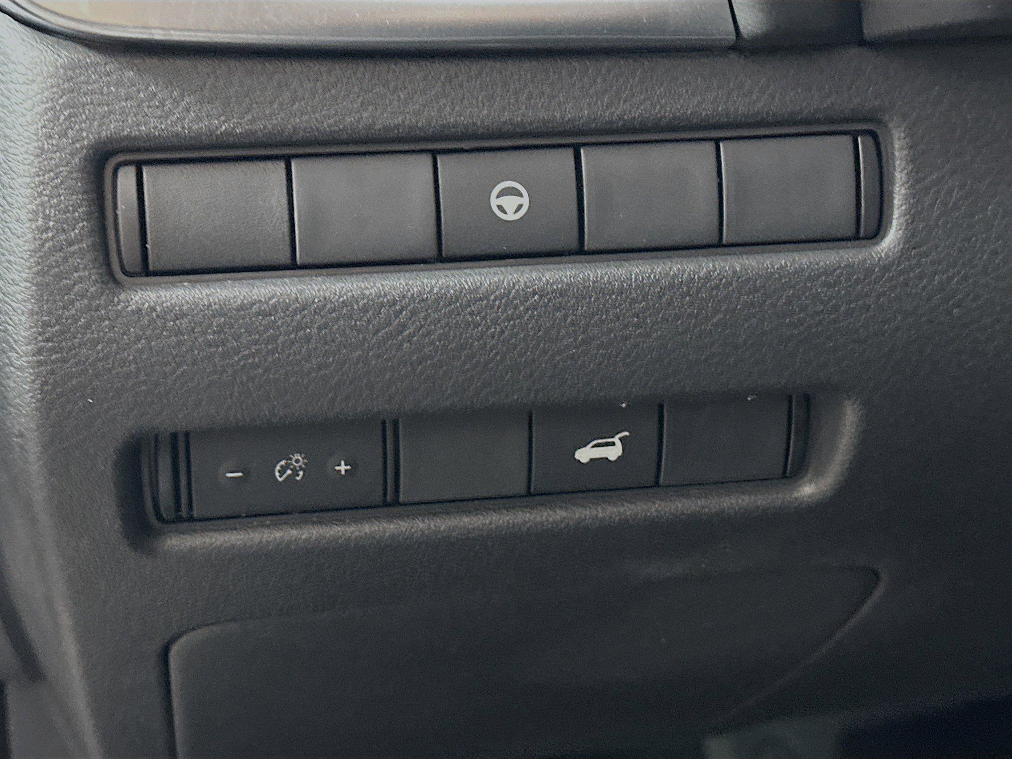 Used 2023 Nissan Rogue SV w/ SV Premium Package image 17