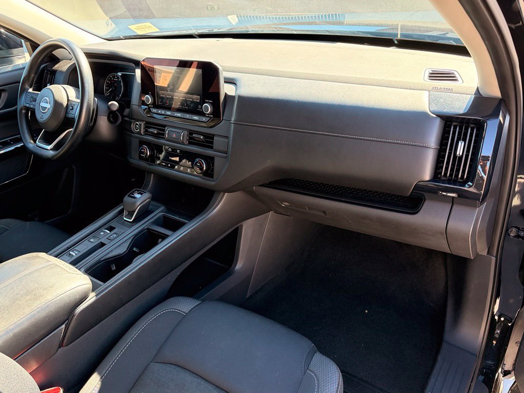 Used 2023 Nissan Pathfinder S FWD image 15