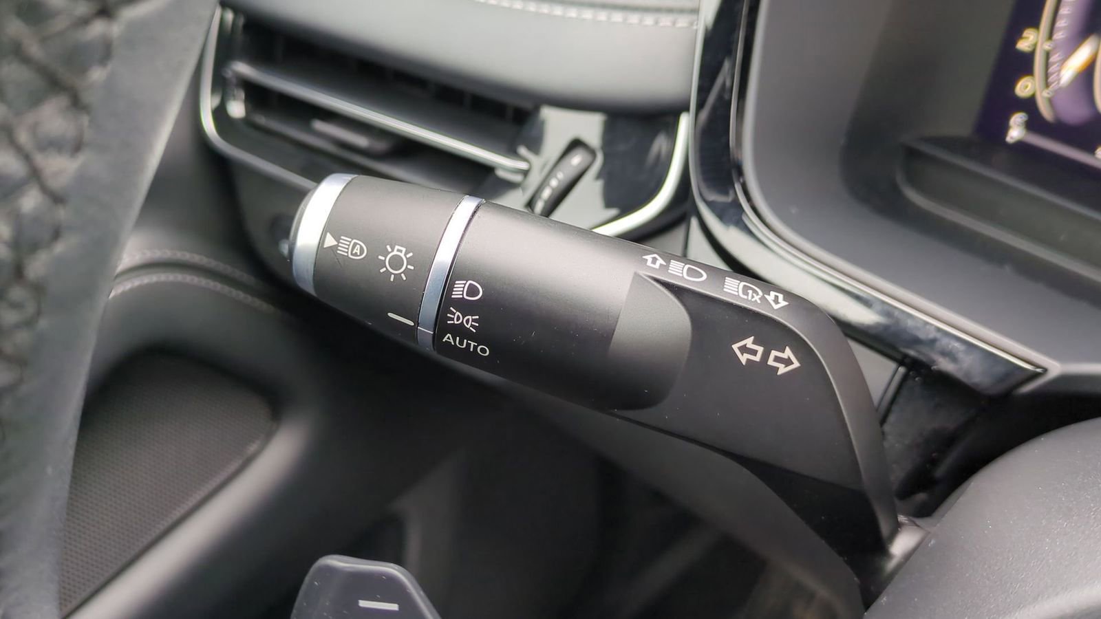 Used 2023 INFINITI QX60 Luxe image 25