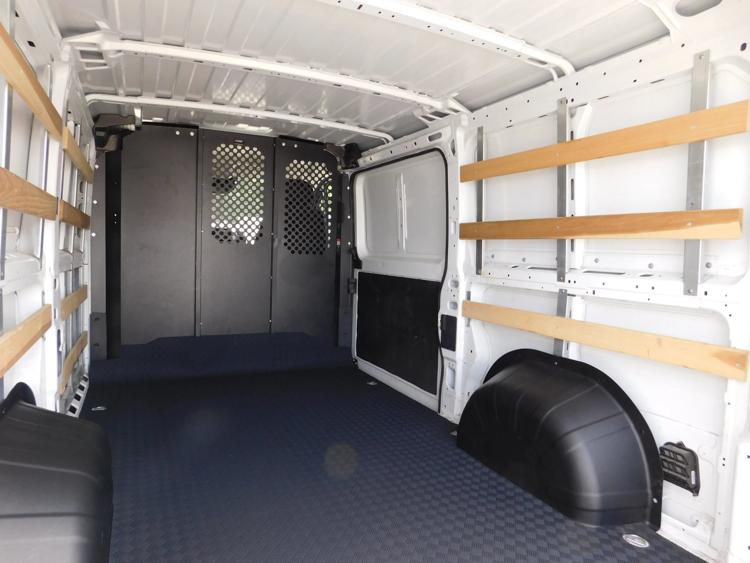 Used 2025 RAM ProMaster 2500 w/ U-Haul Equipment Group FWD image 8