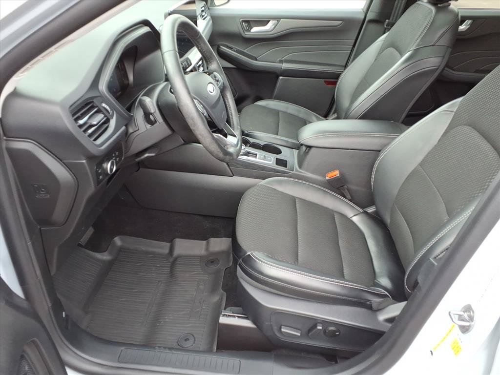 Used 2025 Ford Escape SE FWD image 5