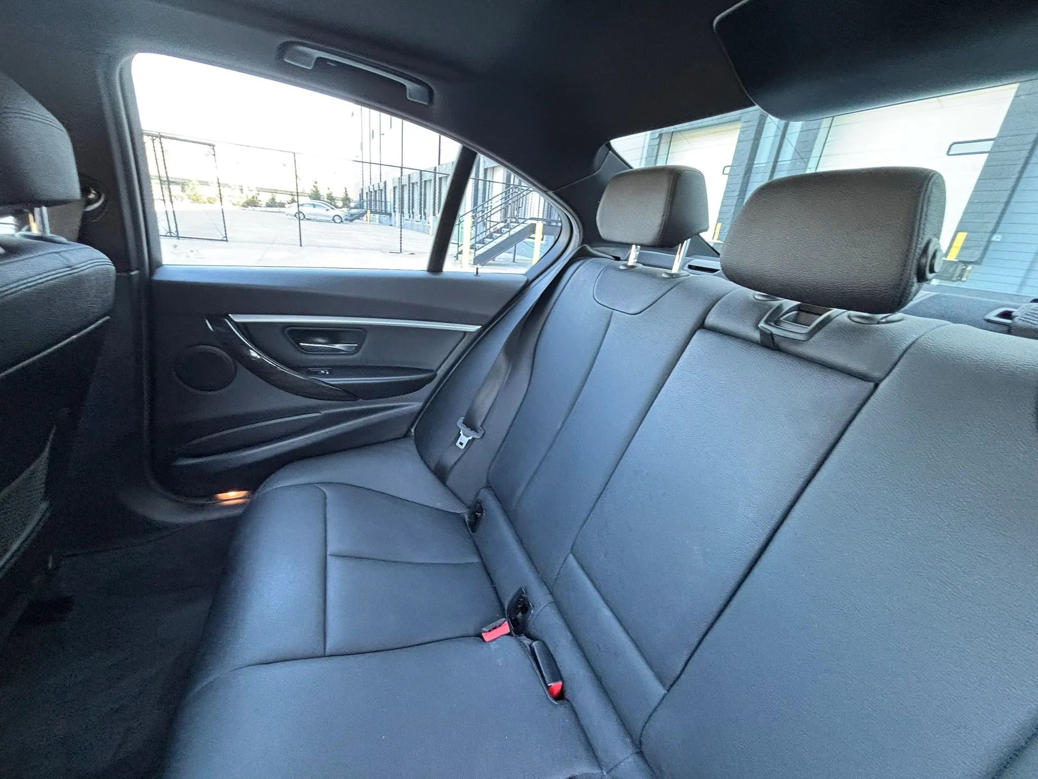 Used 2018 BMW 330i xDrive Sedan w/ Convenience Package image 24