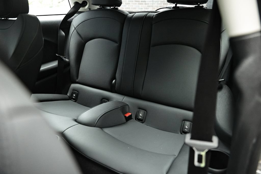 Used 2024 MINI Cooper 2-Door Hardtop FWD image 24