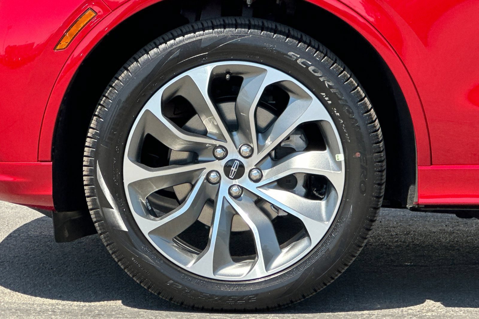 New 2026 Lincoln Aviator 2WD w/ Jet Appearance Package image 26
