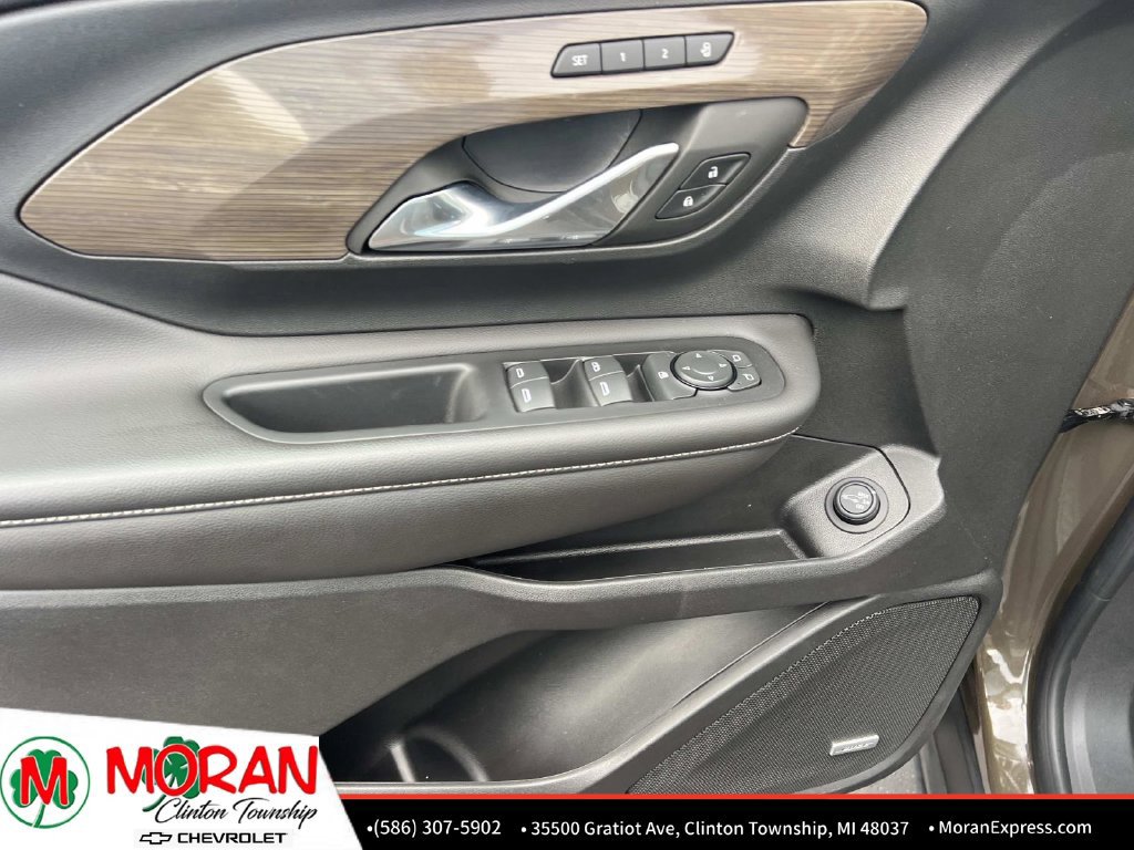 Certified 2023 GMC Terrain Denali w/ Denali Premium Package AWD/4WD image 17