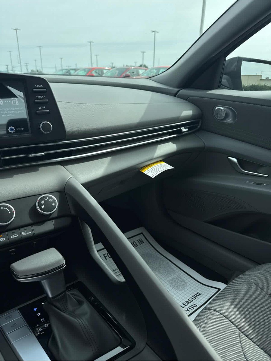 New 2026 Hyundai Elantra SE FWD image 39