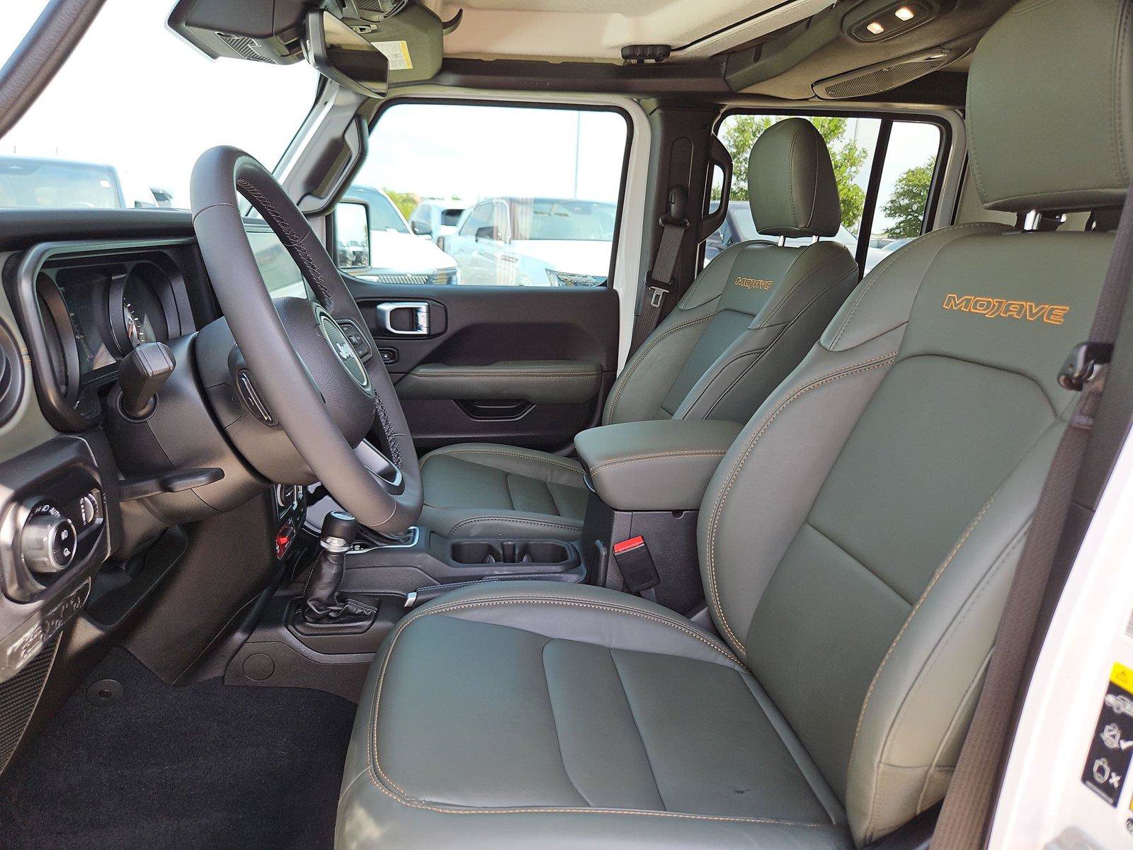 Used 2025 Jeep Gladiator Mojave w/ Safety Group AWD/4WD image 26